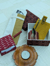 Load image into Gallery viewer, Little desk buddy